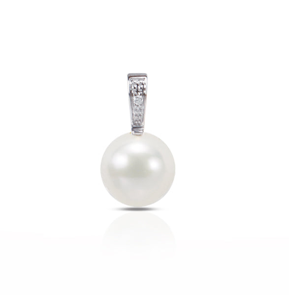 18ct Round Pearl Pendant with Diamonds, 10.5–11mm — P2011