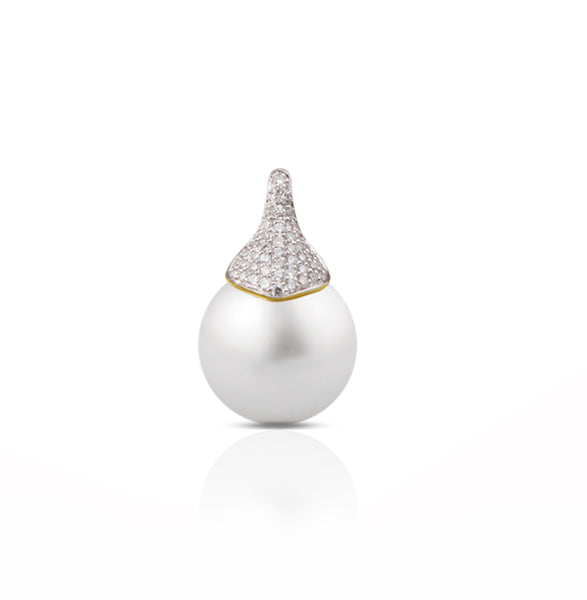 18ct Round Pearl Pendant with Diamonds, 13–13.5mm — P8009