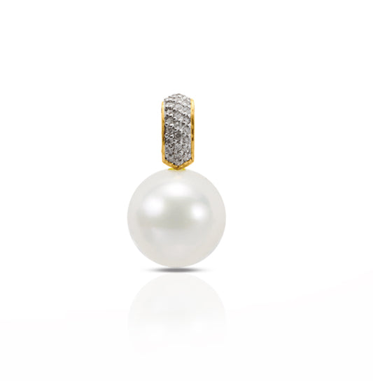 18ct Round Pearl Pendant with Diamonds, 12–12.5mm — P1216