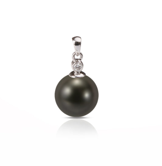 18ct Round Pearl Pendant with Diamonds, 11–11.5mm — P1706