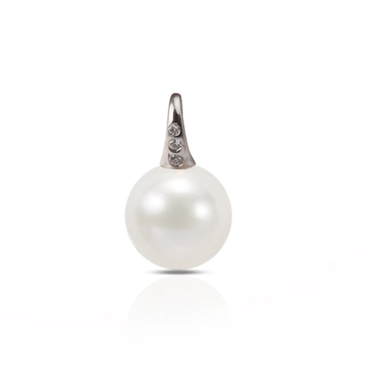 18ct Round Pearl Pendant with Diamonds, 10.5–11mm — P8005