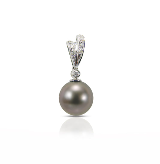 18ct Round Pearl Pendant with Diamonds, 12.5–13mm — PW1029