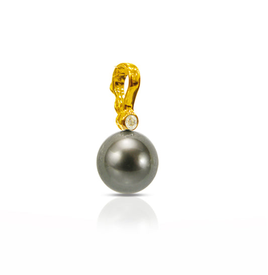 18ct Round Pearl Pendant with Diamonds, 12–12.5mm — PW7298H